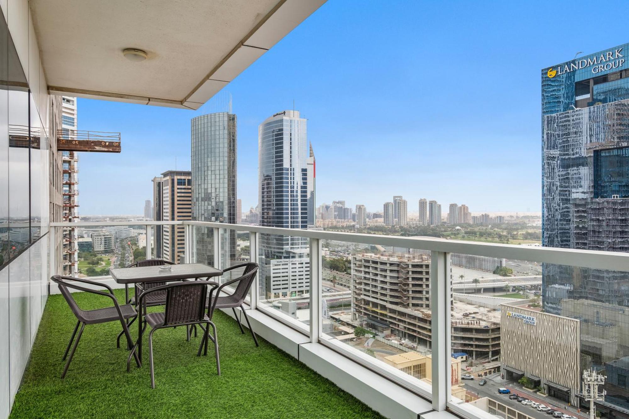 Stylish 2 Bedroom Apt With Free Parking & Fast Wifi * Dubai