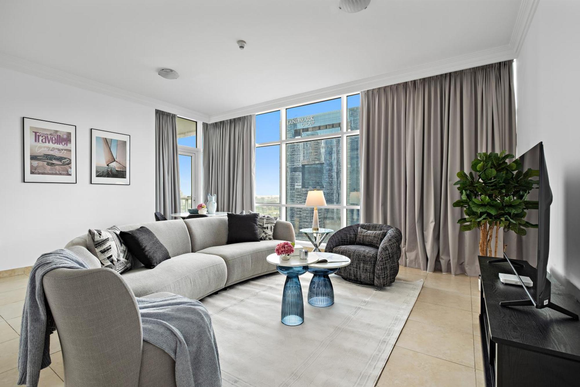 Stylish 2 Bedroom Apt With Free Parking & Fast Wifi *